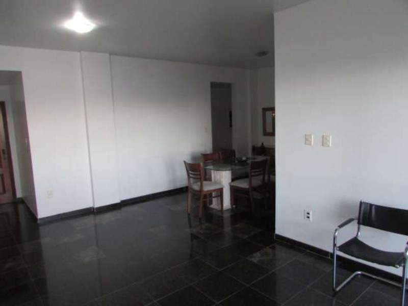 Apartamento à venda com 3 quartos, 136m² - Foto 1