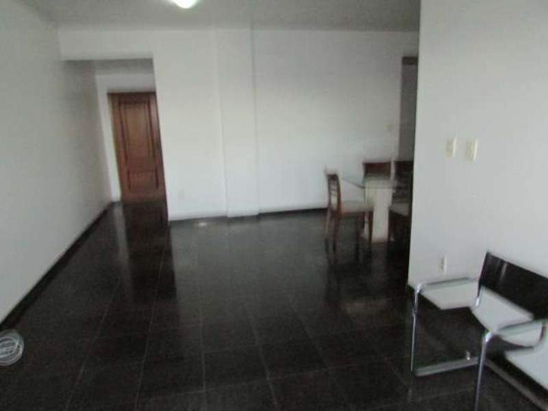 Apartamento à venda com 3 quartos, 136m² - Foto 3