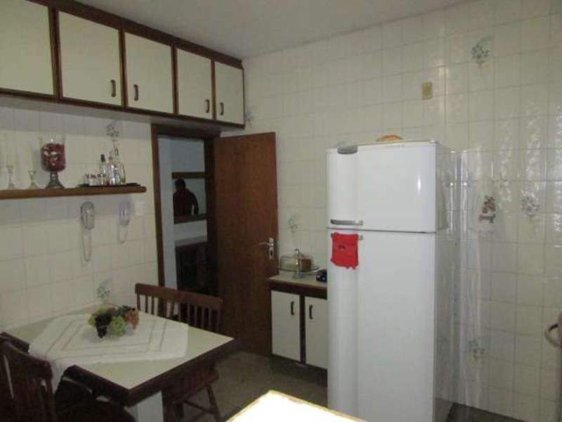 Apartamento à venda com 3 quartos, 136m² - Foto 19