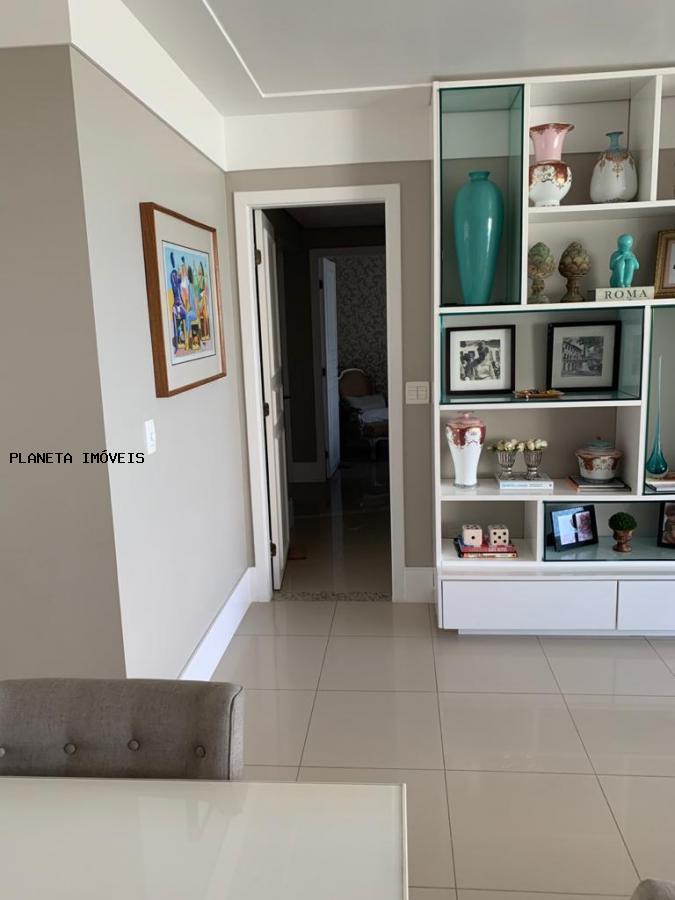 Apartamento à venda com 3 quartos, 170m² - Foto 9