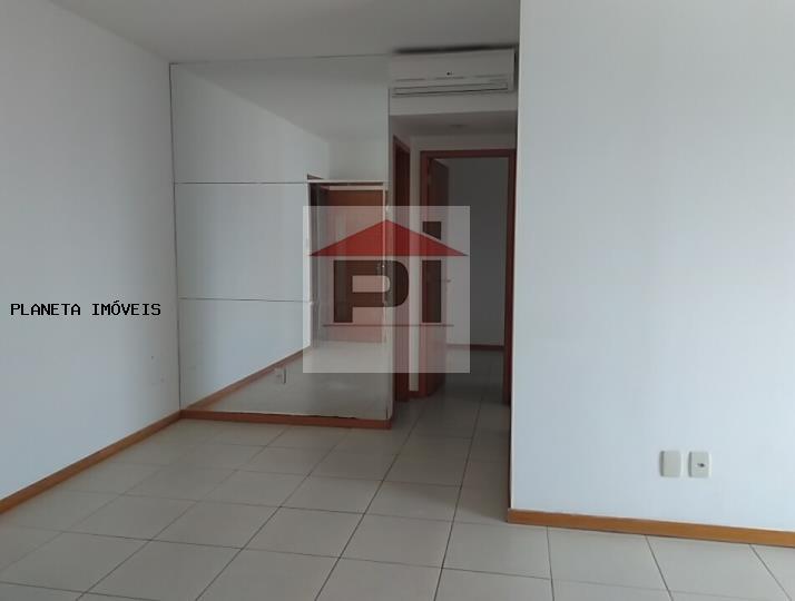 Apartamento à venda com 2 quartos, 76m² - Foto 3