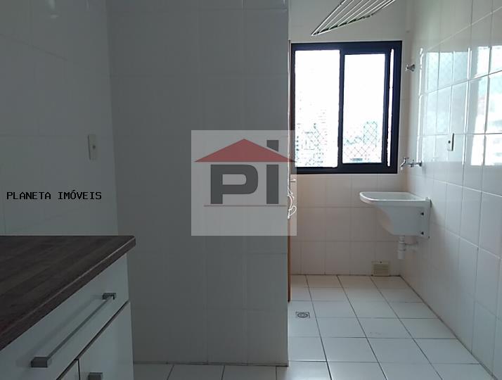 Apartamento à venda com 2 quartos, 76m² - Foto 11