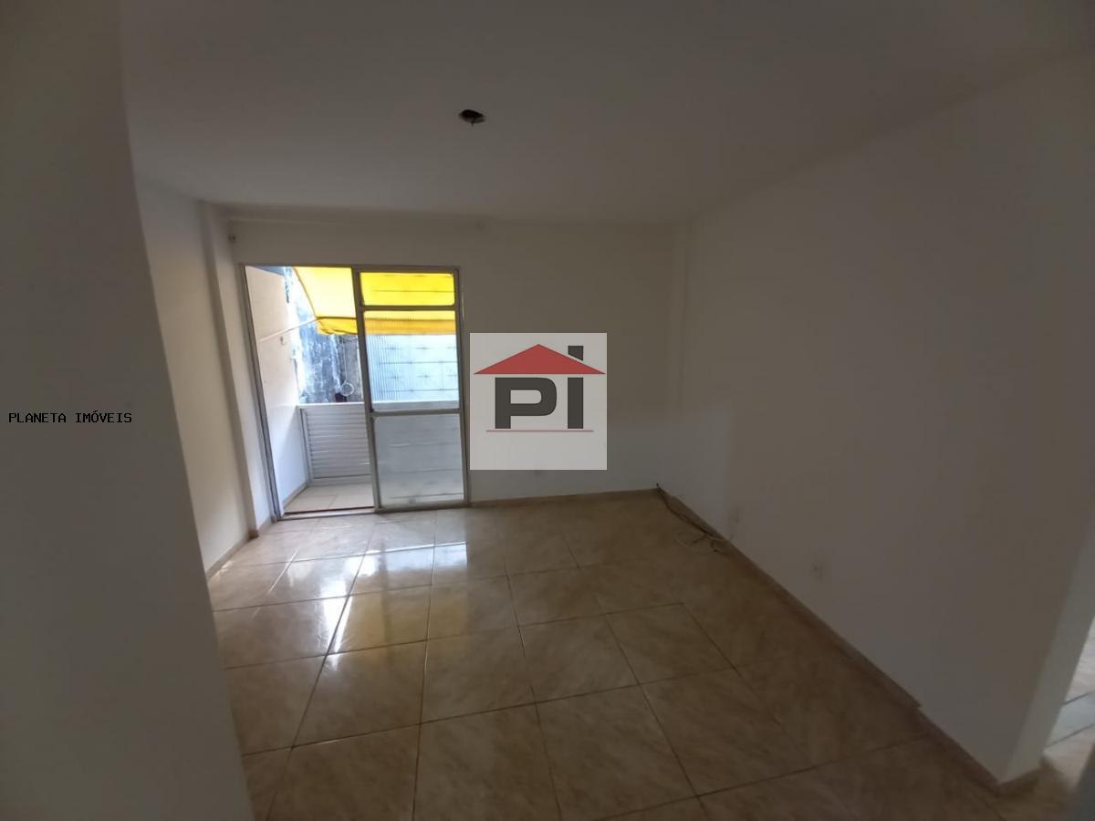 Apartamento à venda com 3 quartos, 70m² - Foto 4