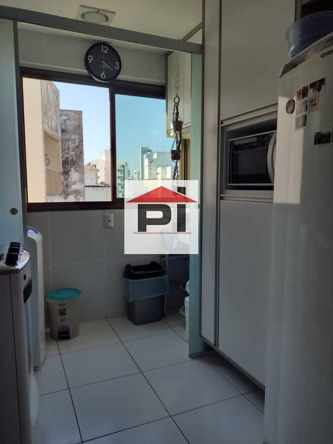 Apartamento à venda com 2 quartos, 64m² - Foto 23