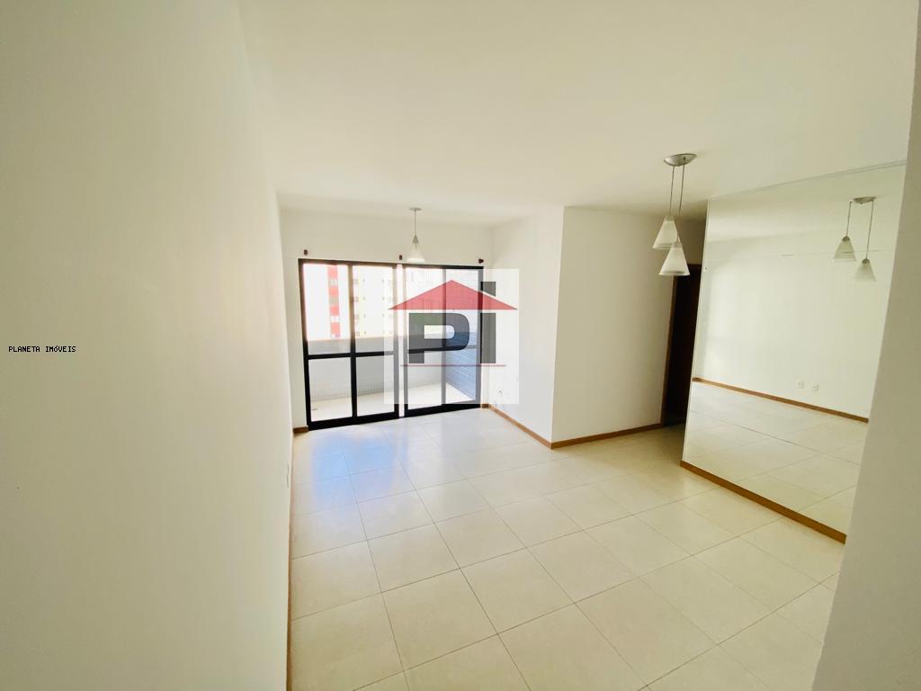 Apartamento à venda com 3 quartos, 74m² - Foto 1