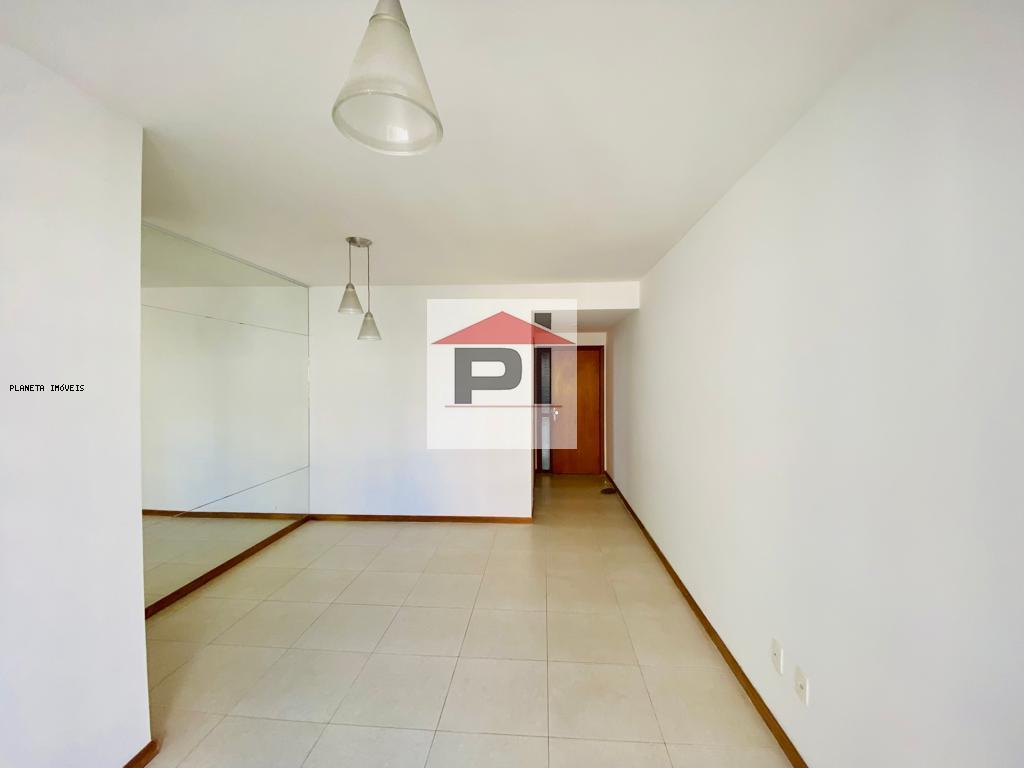 Apartamento à venda com 3 quartos, 74m² - Foto 2