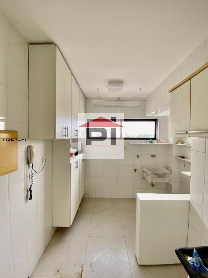 Apartamento à venda com 2 quartos, 68m² - Foto 4