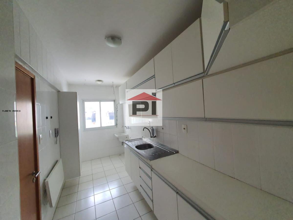 Apartamento à venda com 2 quartos, 67m² - Foto 10