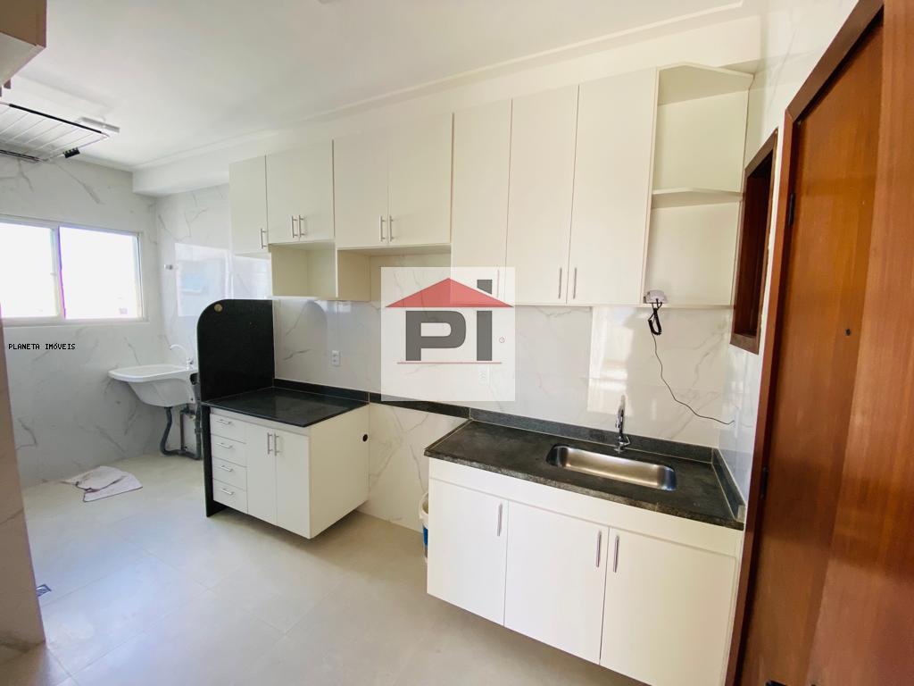 Apartamento à venda com 3 quartos, 71m² - Foto 2