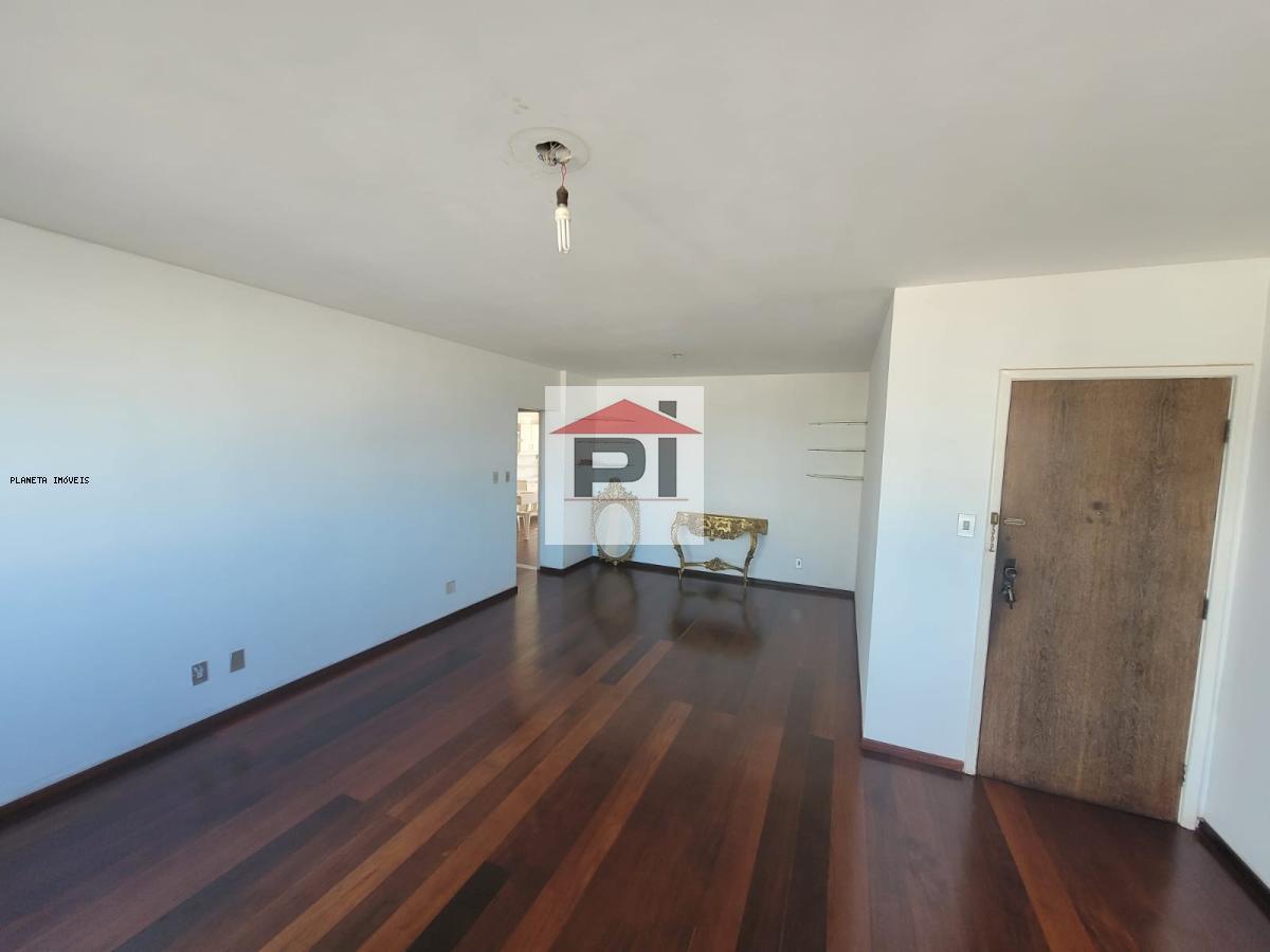 Apartamento à venda com 3 quartos, 145m² - Foto 3