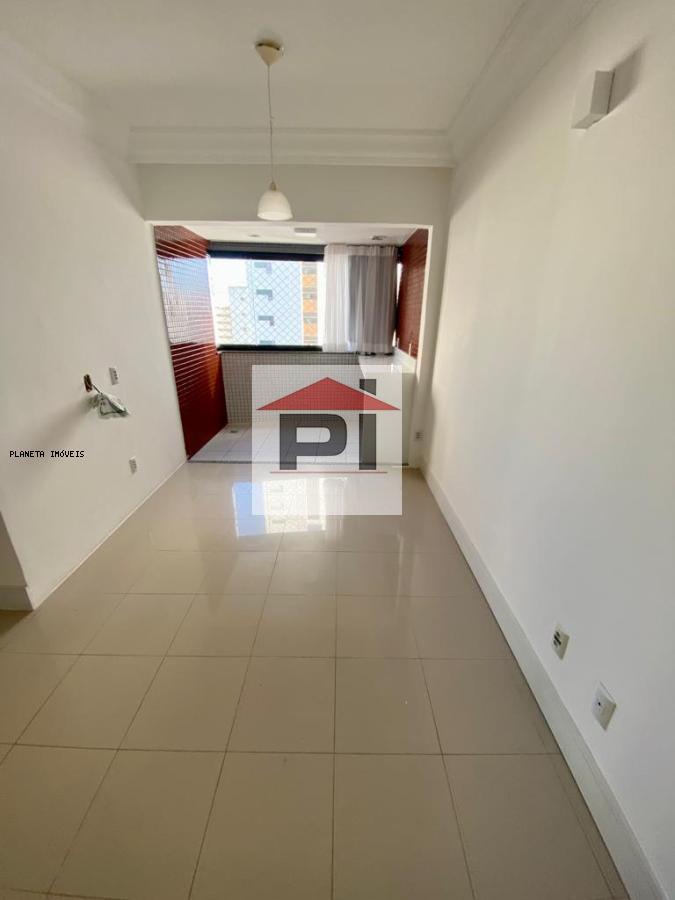 Apartamento à venda com 3 quartos, 76m² - Foto 2