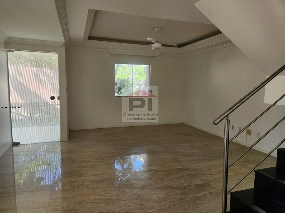 Casa de Condomínio à venda com 4 quartos, 177m² - Foto 2