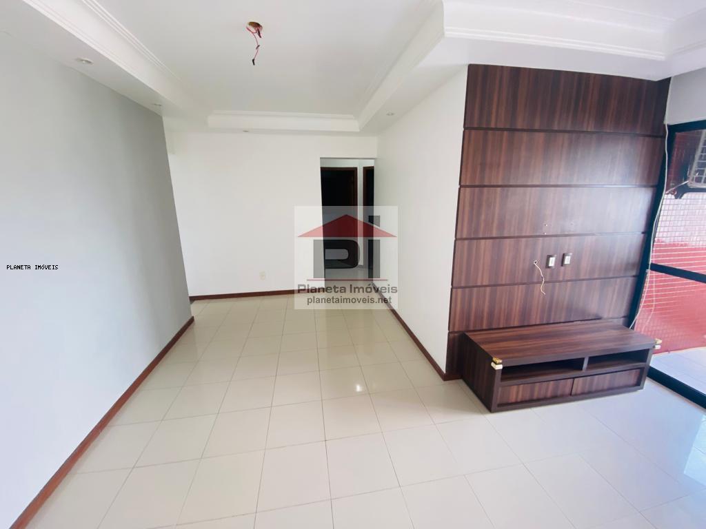 Apartamento à venda com 3 quartos, 74m² - Foto 2