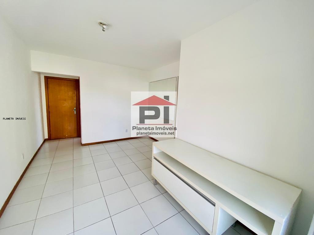 Apartamento à venda com 2 quartos, 72m² - Foto 2