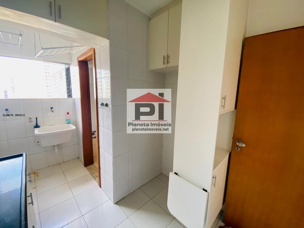 Apartamento à venda com 2 quartos, 72m² - Foto 11