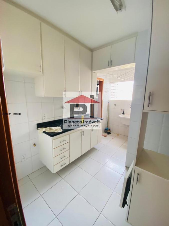 Apartamento à venda com 2 quartos, 72m² - Foto 10