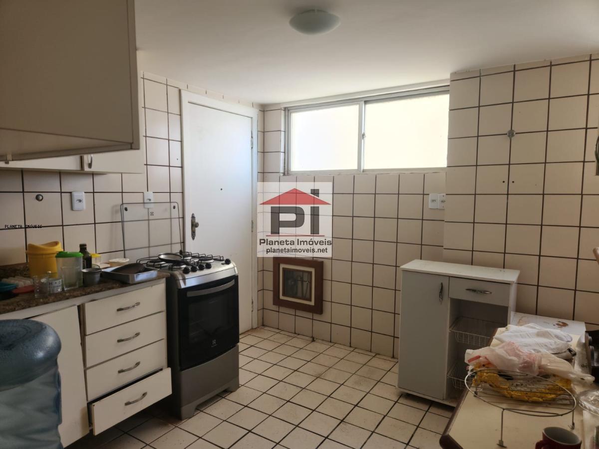 Apartamento à venda com 2 quartos, 80m² - Foto 11