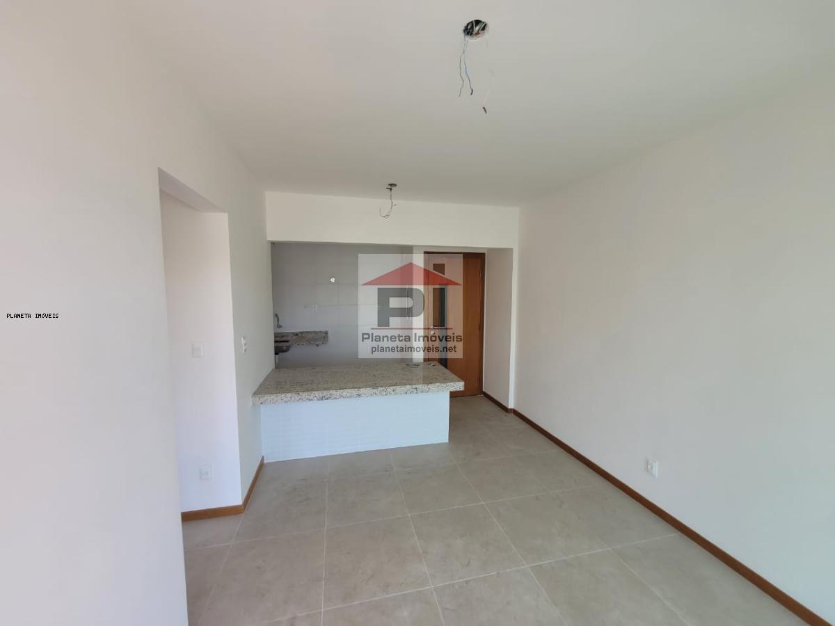 Apartamento à venda com 2 quartos, 63m² - Foto 4