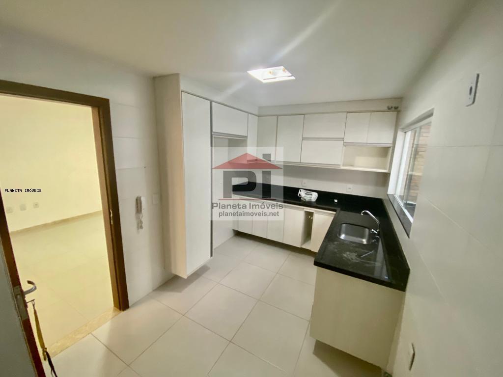 Casa à venda com 4 quartos, 180m² - Foto 8