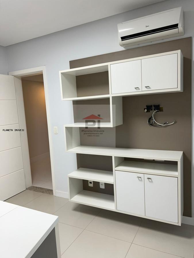 Apartamento à venda com 4 quartos, 162m² - Foto 14