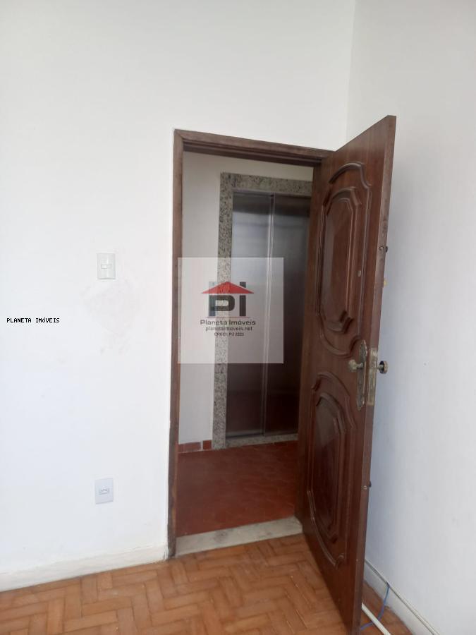 Apartamento à venda com 3 quartos, 100m² - Foto 13