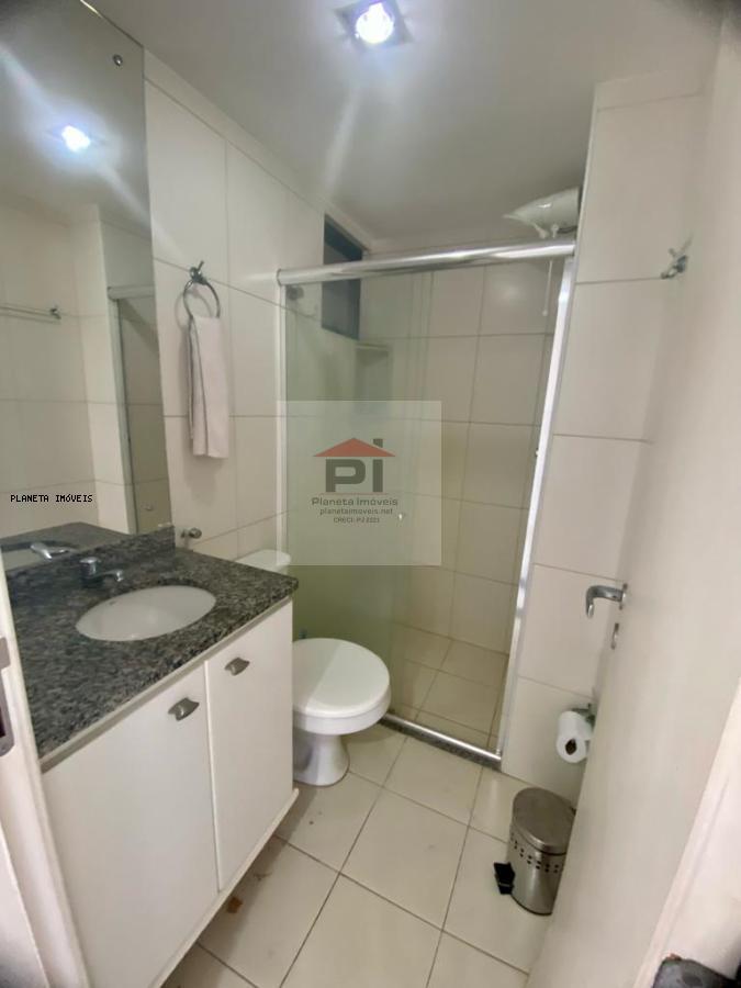 Apartamento à venda com 2 quartos, 65m² - Foto 4