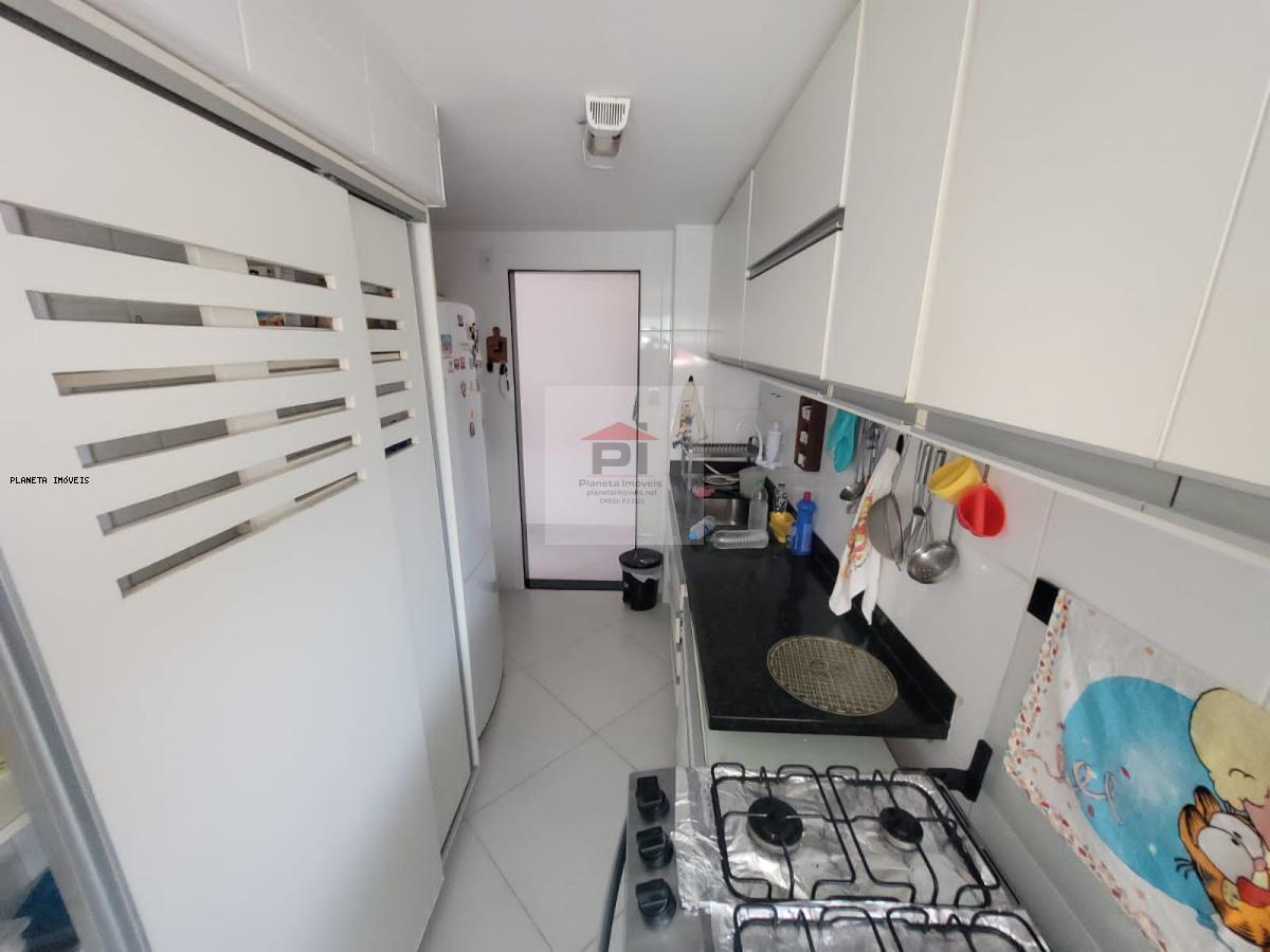 Apartamento à venda com 2 quartos, 70m² - Foto 7