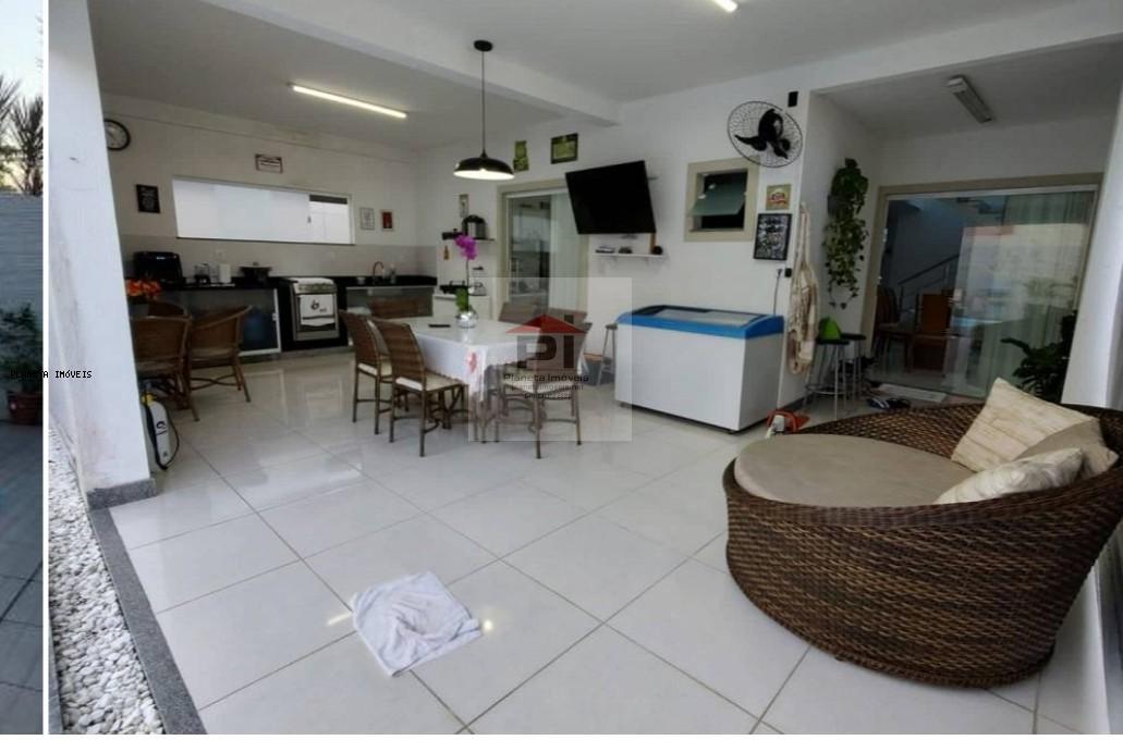 Casa de Condomínio à venda com 4 quartos, 300m² - Foto 17