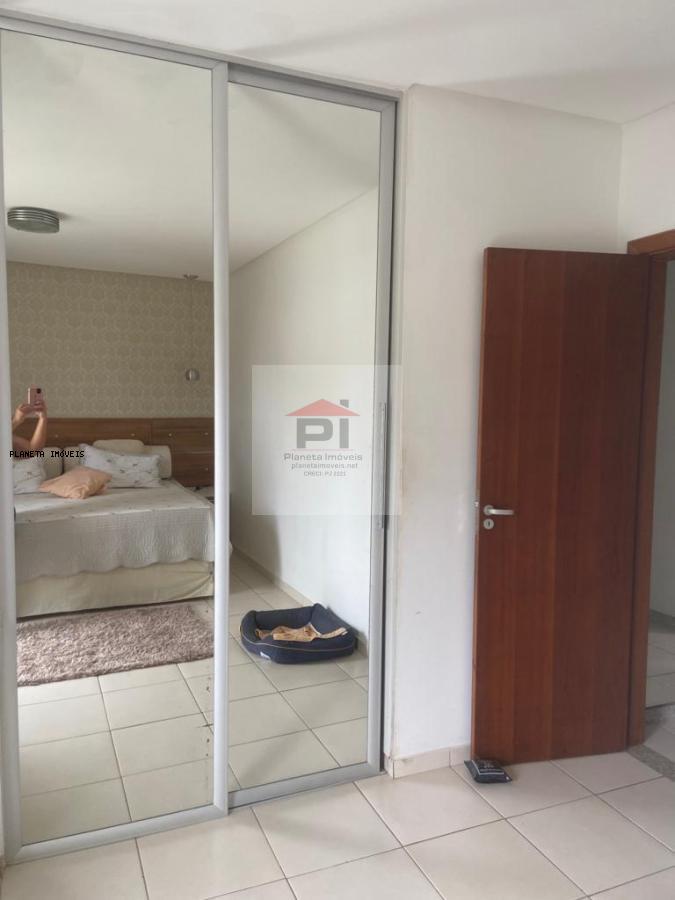 Casa de Condomínio à venda com 4 quartos, 250m² - Foto 23