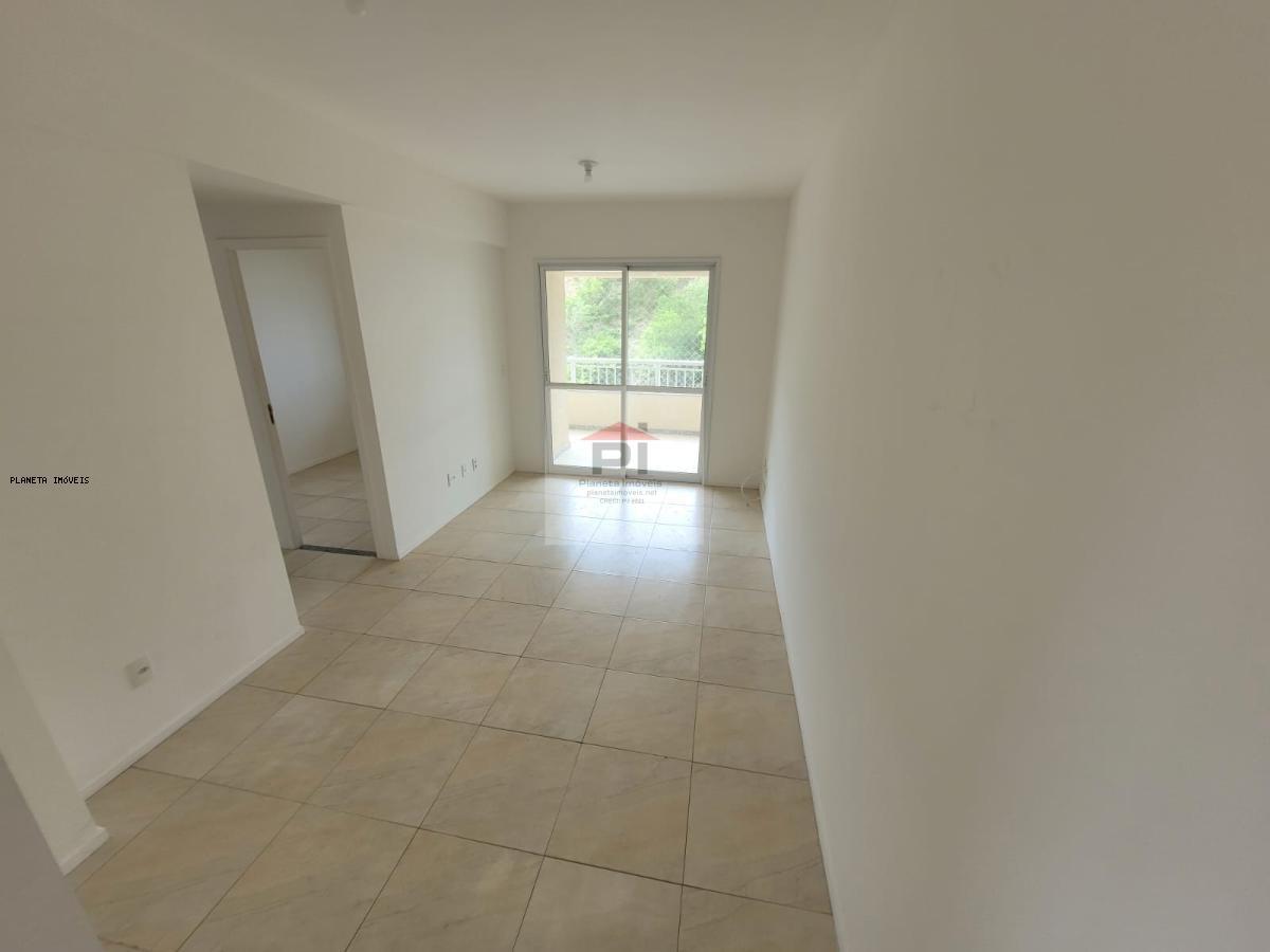 Apartamento à venda com 3 quartos, 73m² - Foto 4