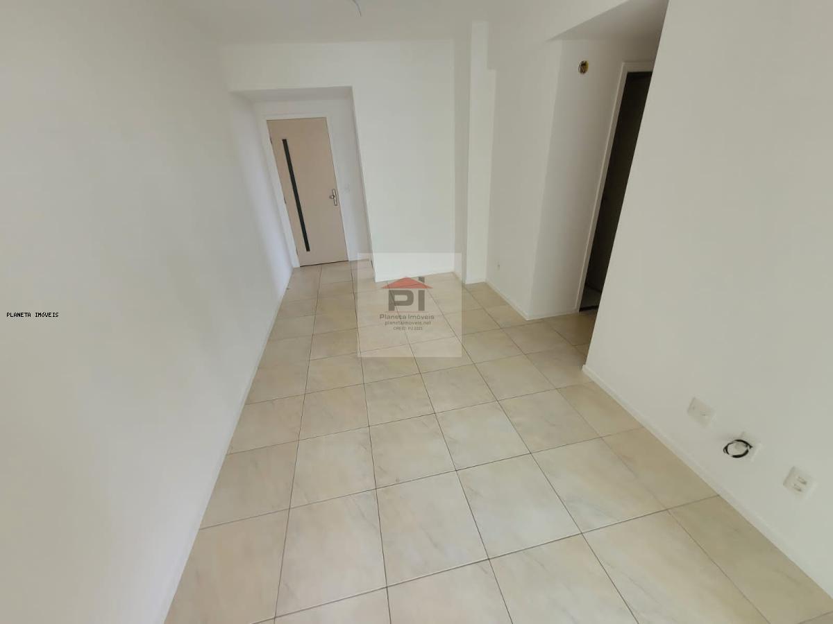 Apartamento à venda com 3 quartos, 73m² - Foto 4