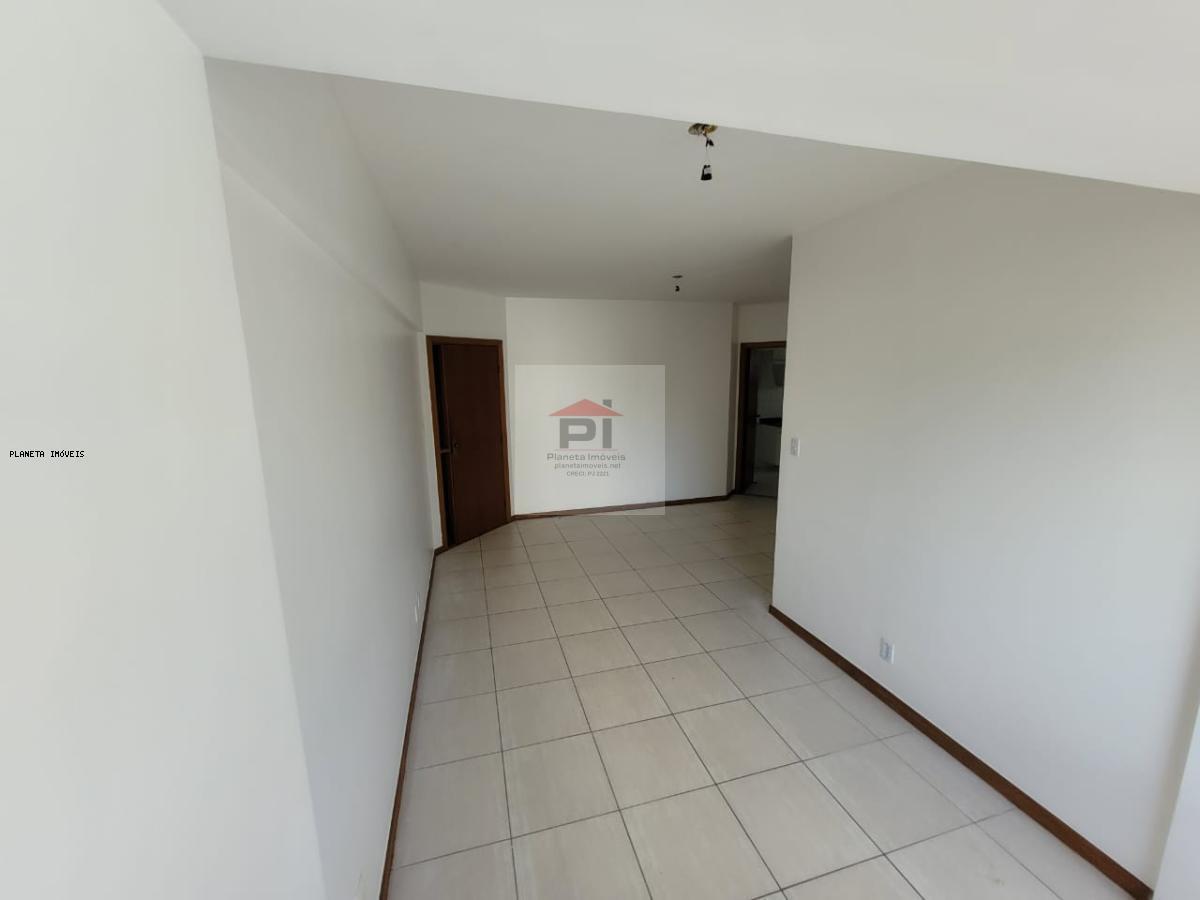 Apartamento à venda com 3 quartos, 74m² - Foto 2