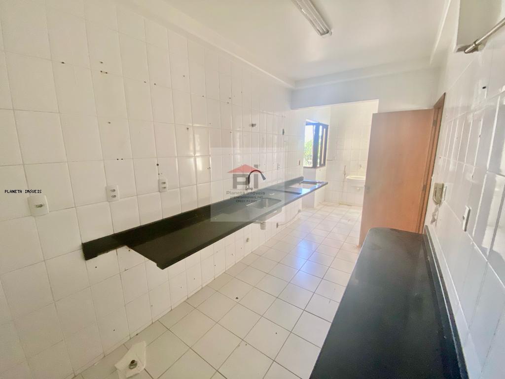 Apartamento à venda com 3 quartos, 105m² - Foto 3