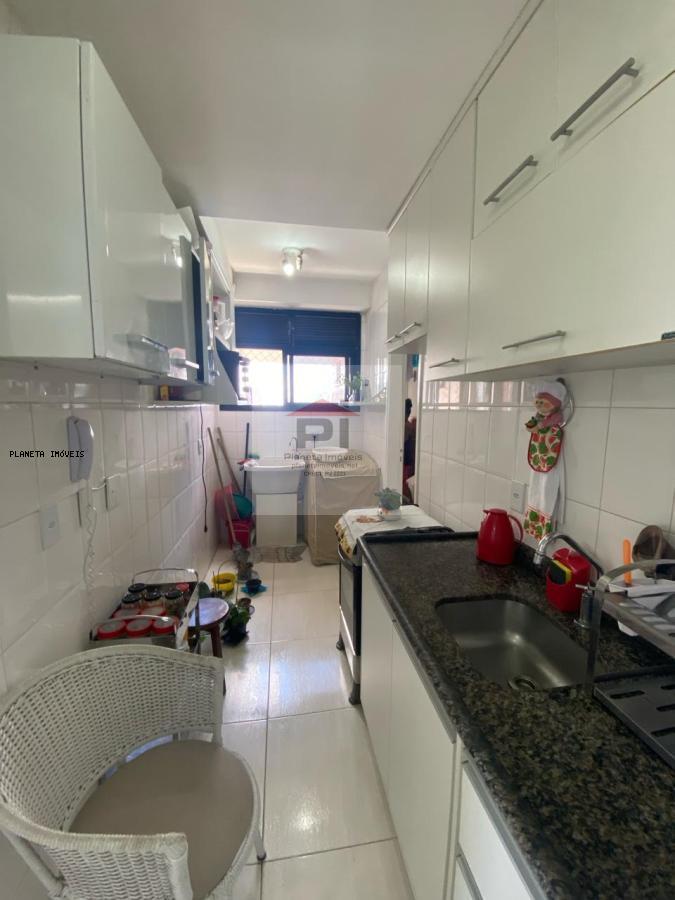 Apartamento à venda com 3 quartos, 82m² - Foto 7