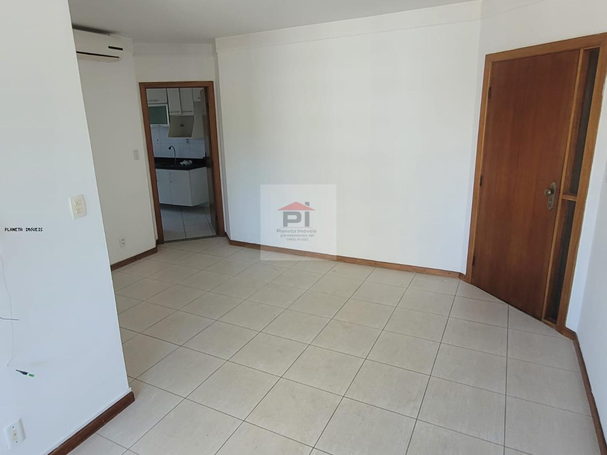 Apartamento à venda com 3 quartos, 74m² - Foto 2