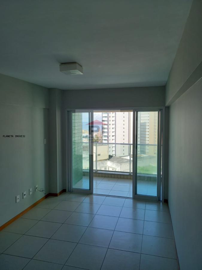 Apartamento à venda com 2 quartos, 62m² - Foto 3