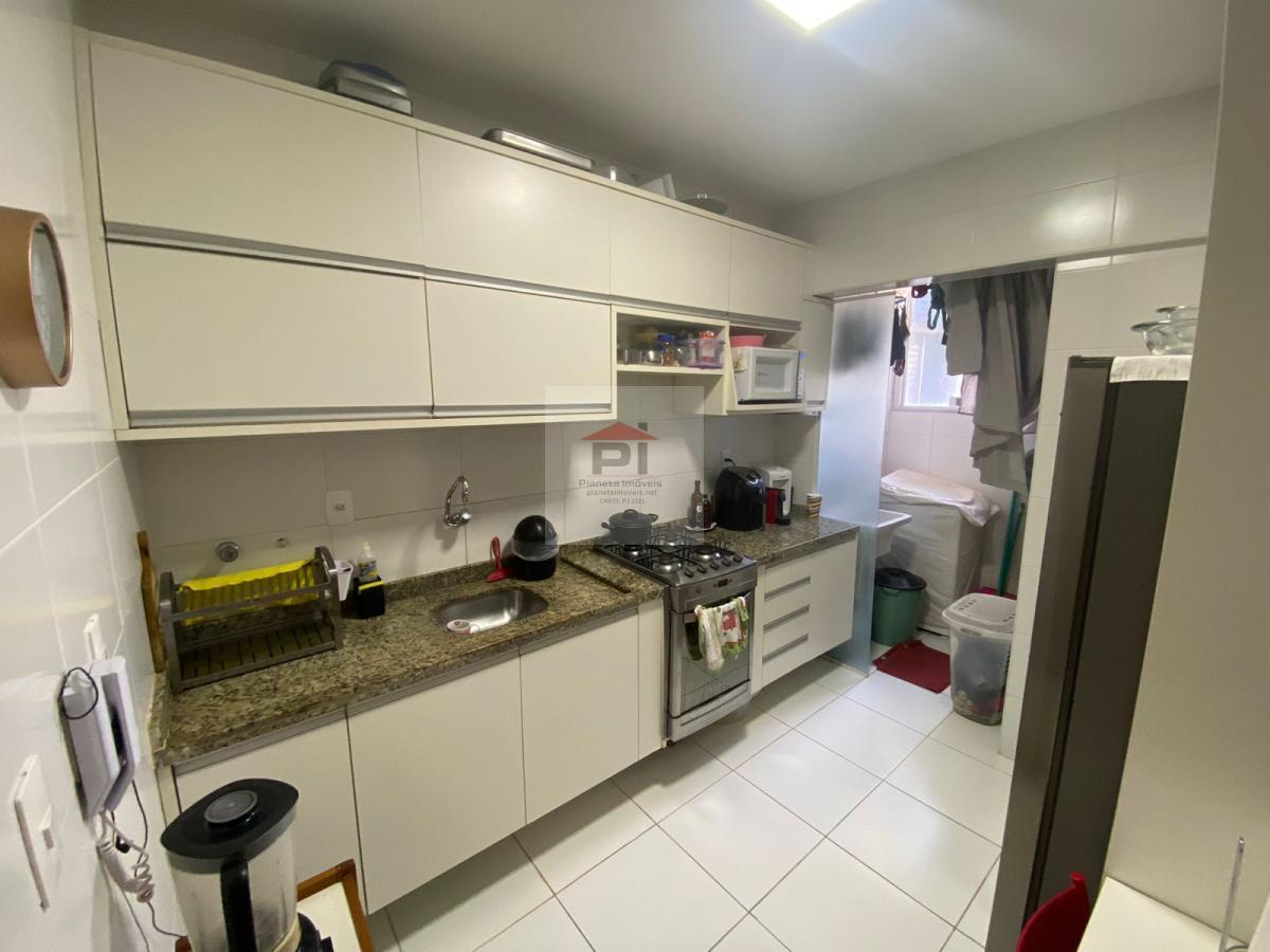 Apartamento à venda com 2 quartos, 70m² - Foto 12