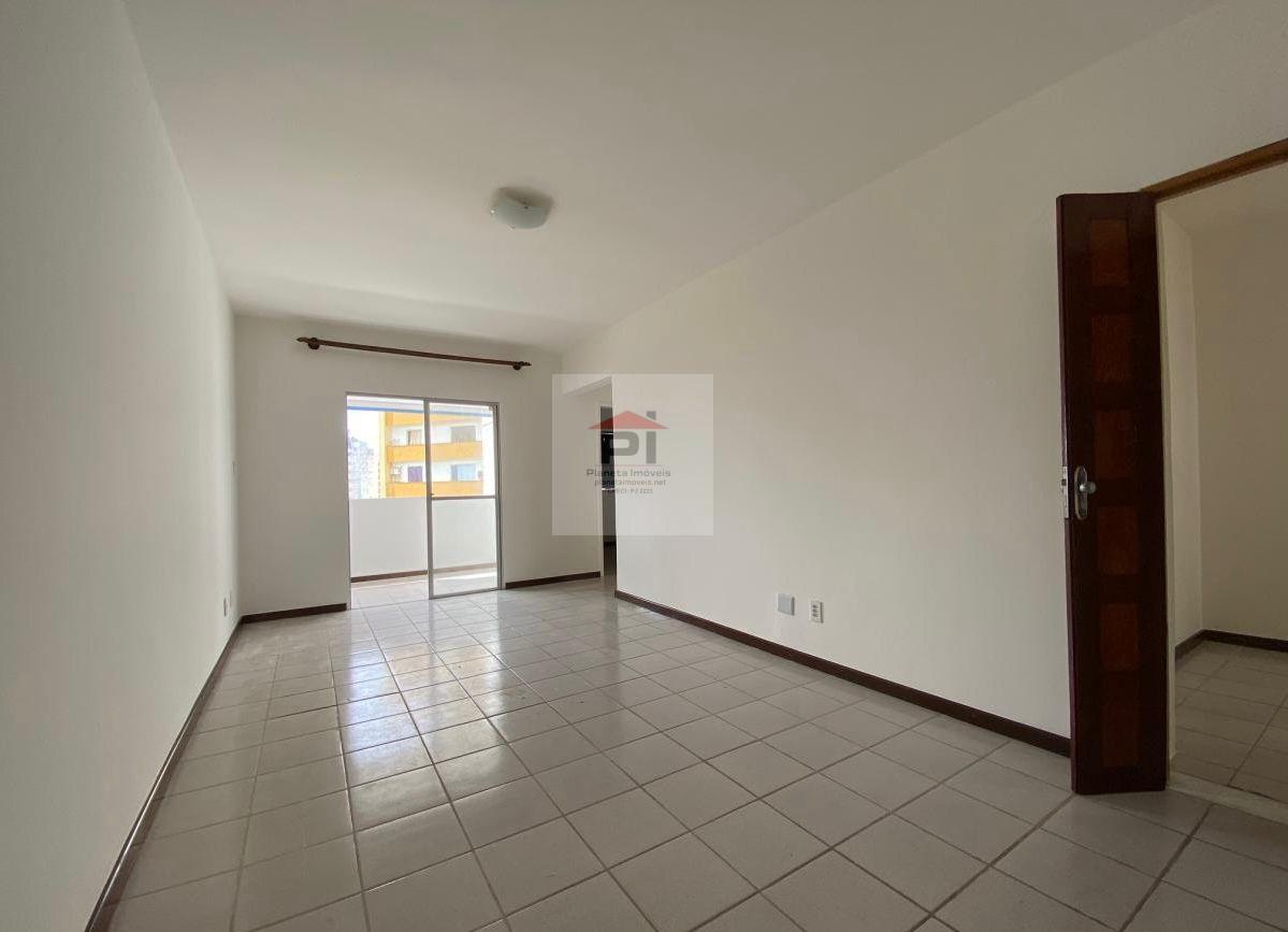 Apartamento à venda com 3 quartos, 76m² - Foto 2