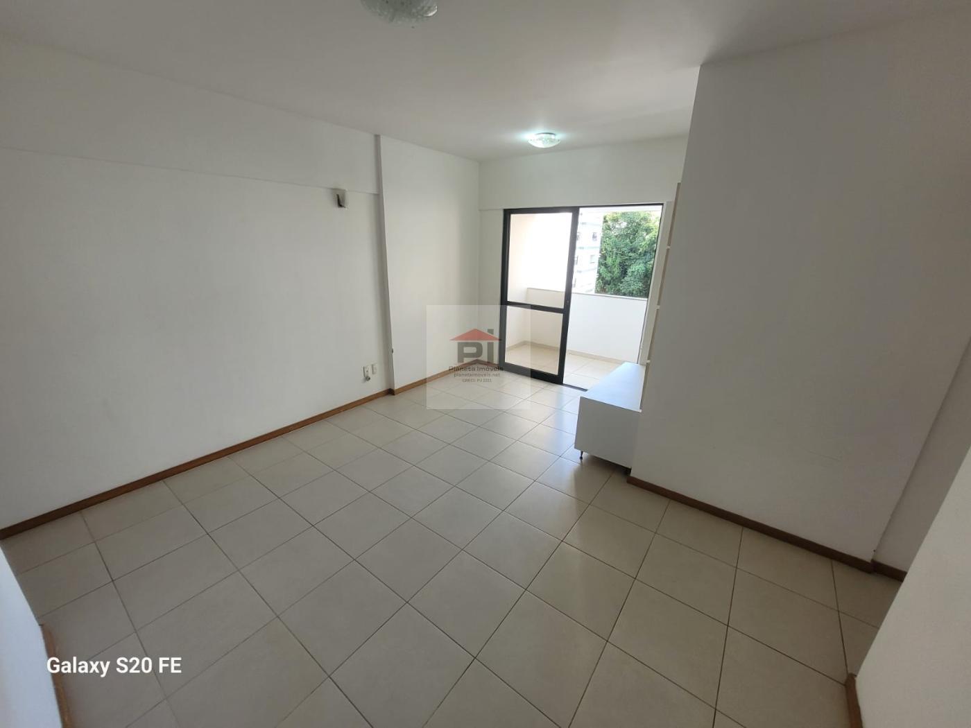 Apartamento à venda com 3 quartos, 84m² - Foto 2