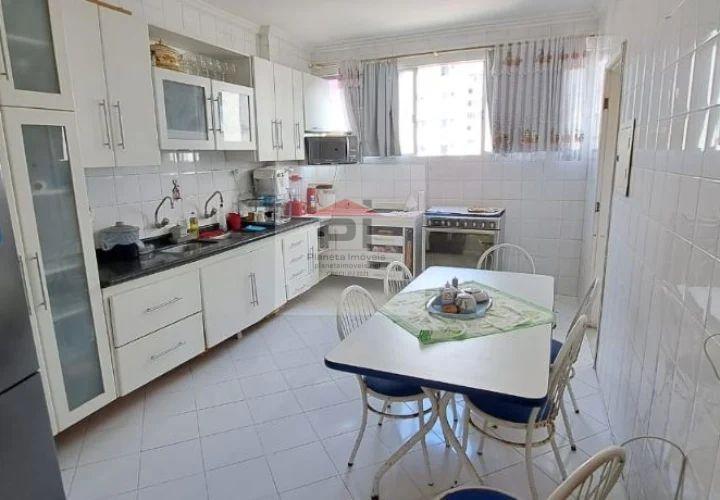 Apartamento à venda com 4 quartos, 208m² - Foto 17