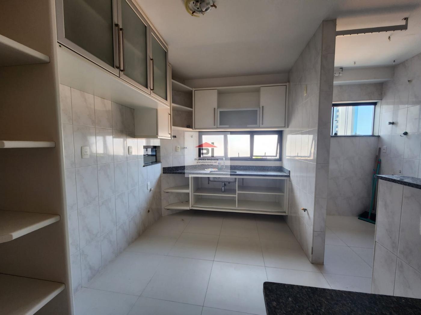 Apartamento à venda com 4 quartos, 140m² - Foto 8