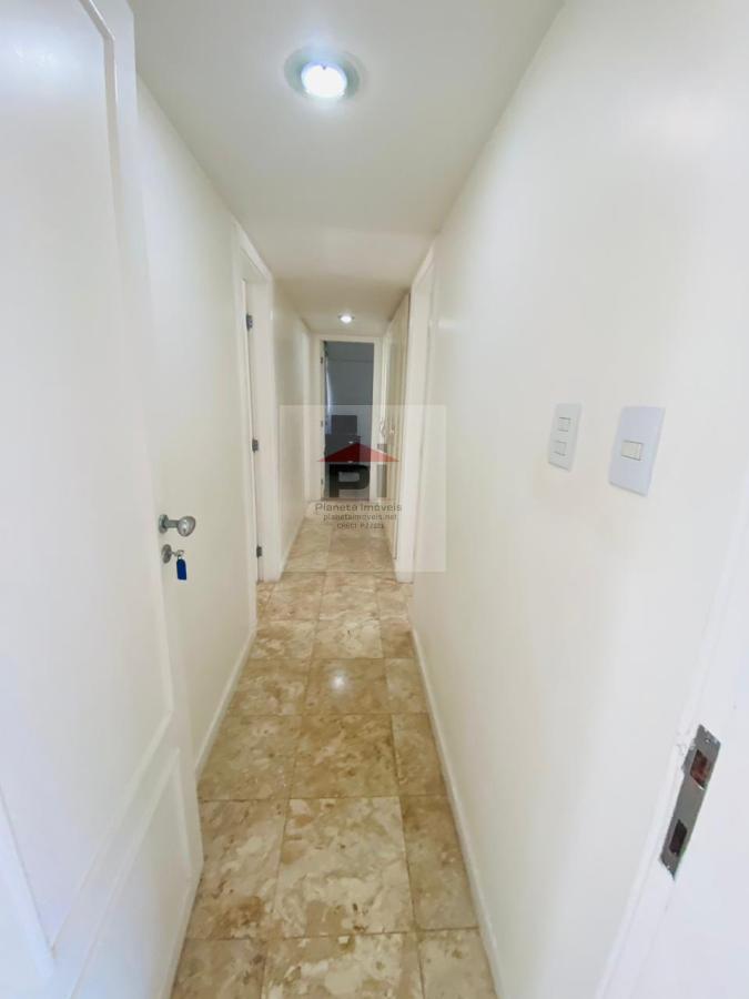 Apartamento à venda com 4 quartos, 226m² - Foto 5