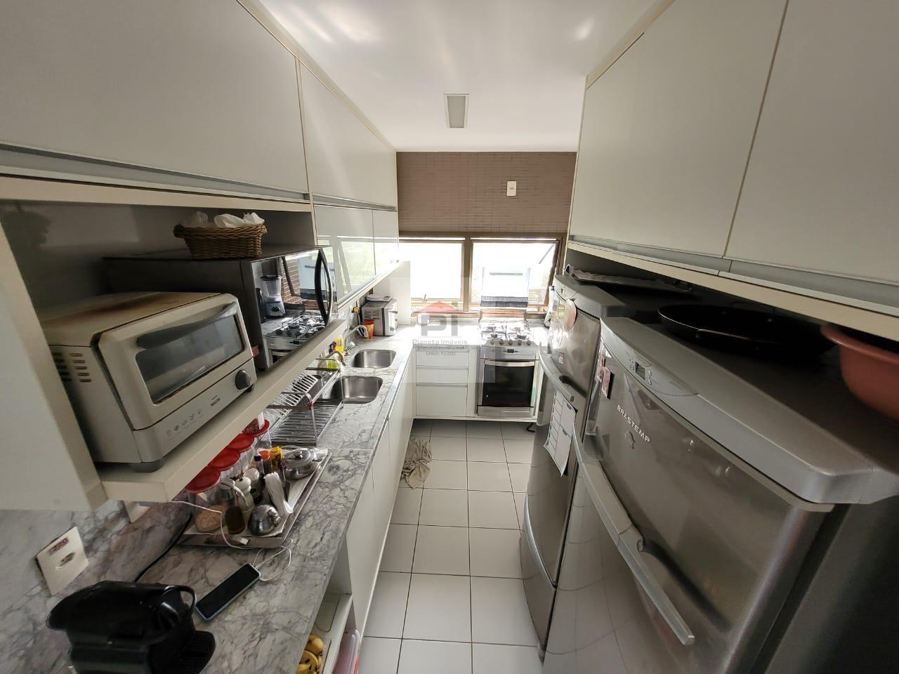 Apartamento à venda com 3 quartos, 147m² - Foto 8