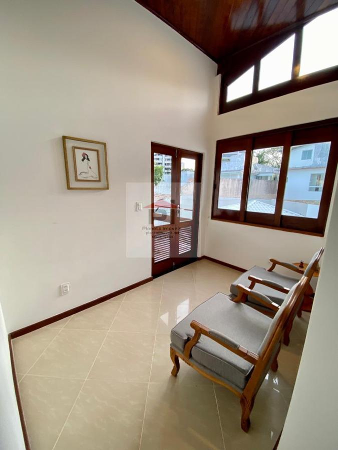 Casa à venda com 6 quartos, 310m² - Foto 20