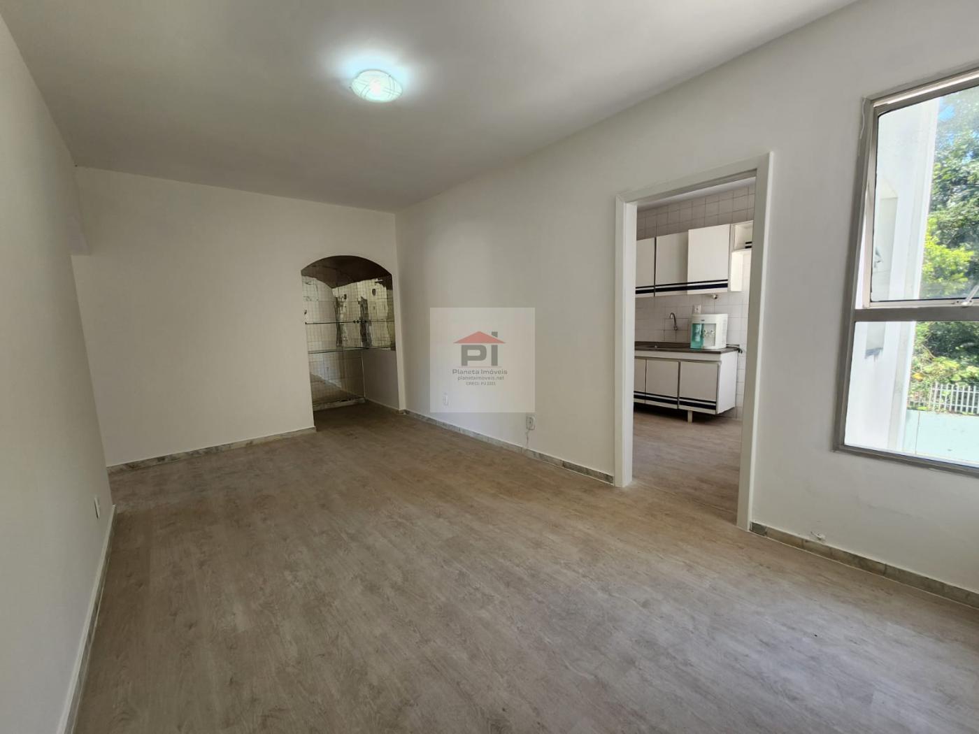 Apartamento à venda com 3 quartos, 137m² - Foto 1