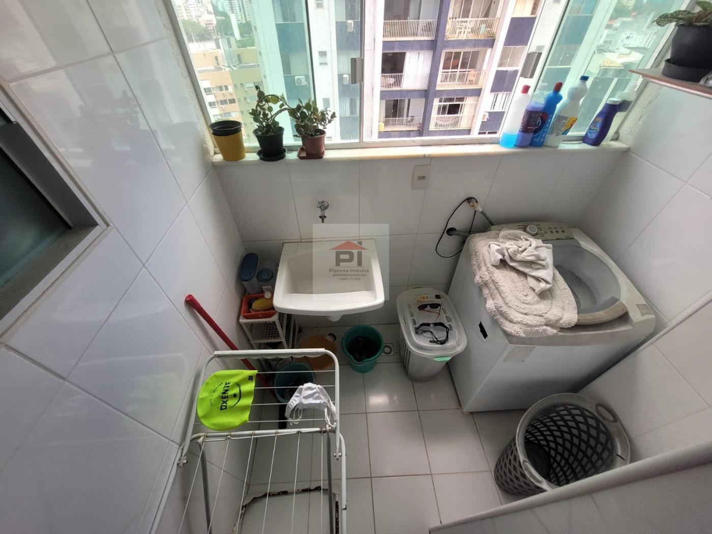 Apartamento à venda com 2 quartos, 70m² - Foto 13