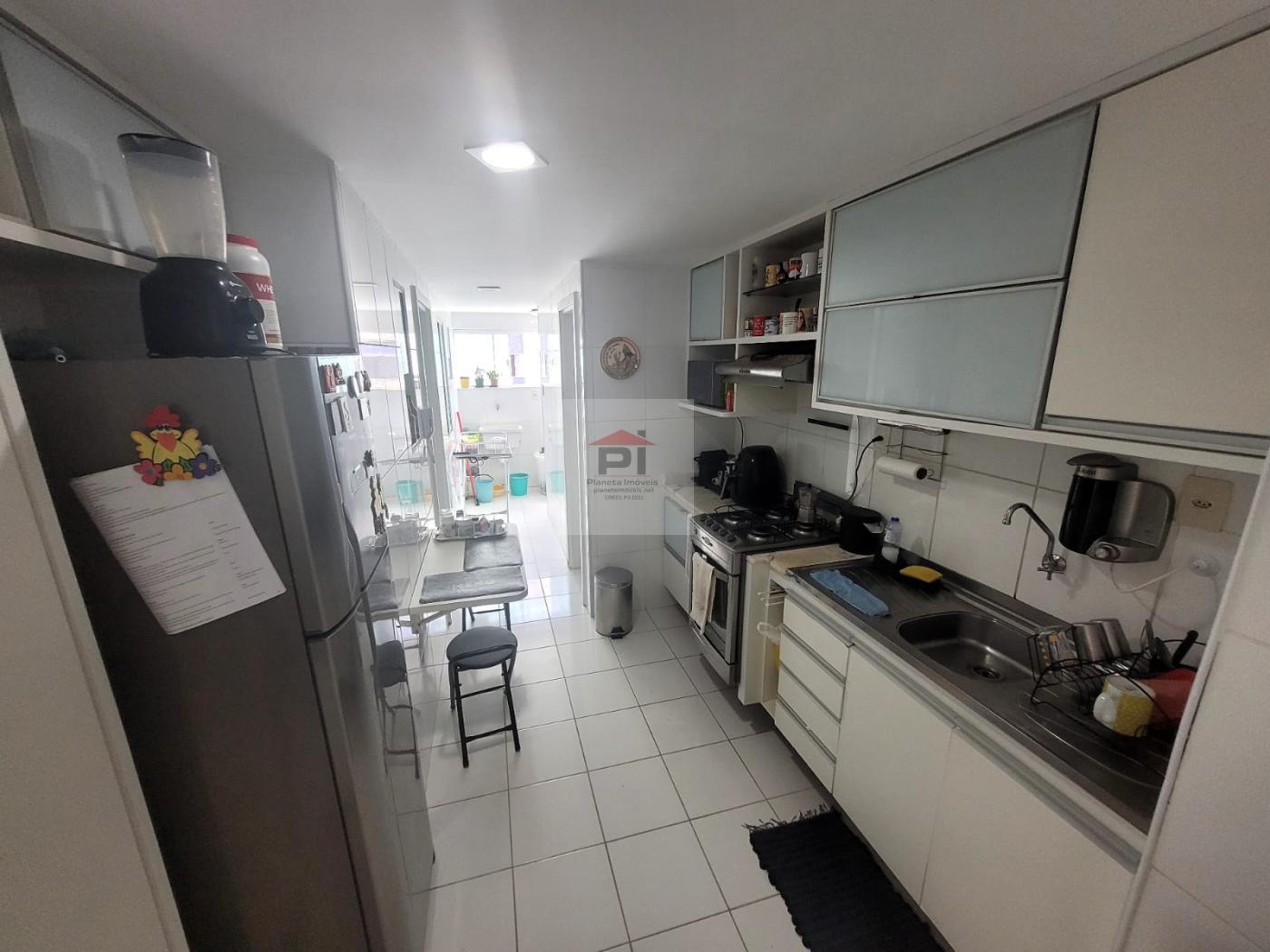 Apartamento à venda com 2 quartos, 70m² - Foto 11