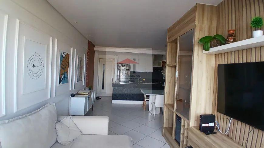 Apartamento à venda com 3 quartos, 84m² - Foto 3