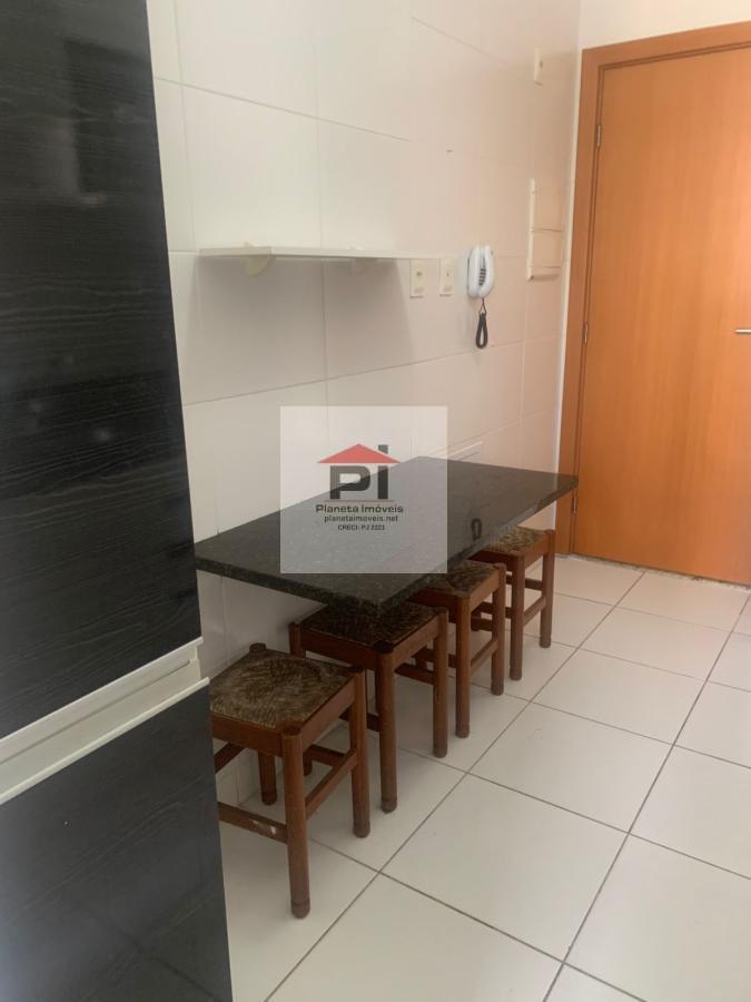 Apartamento para alugar com 2 quartos, 70m² - Foto 11