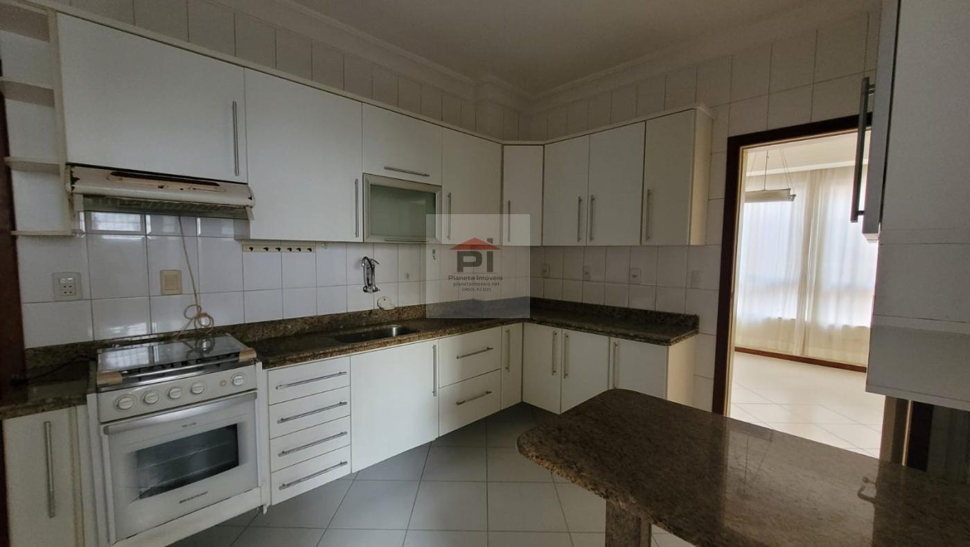 Apartamento à venda com 3 quartos, 136m² - Foto 17